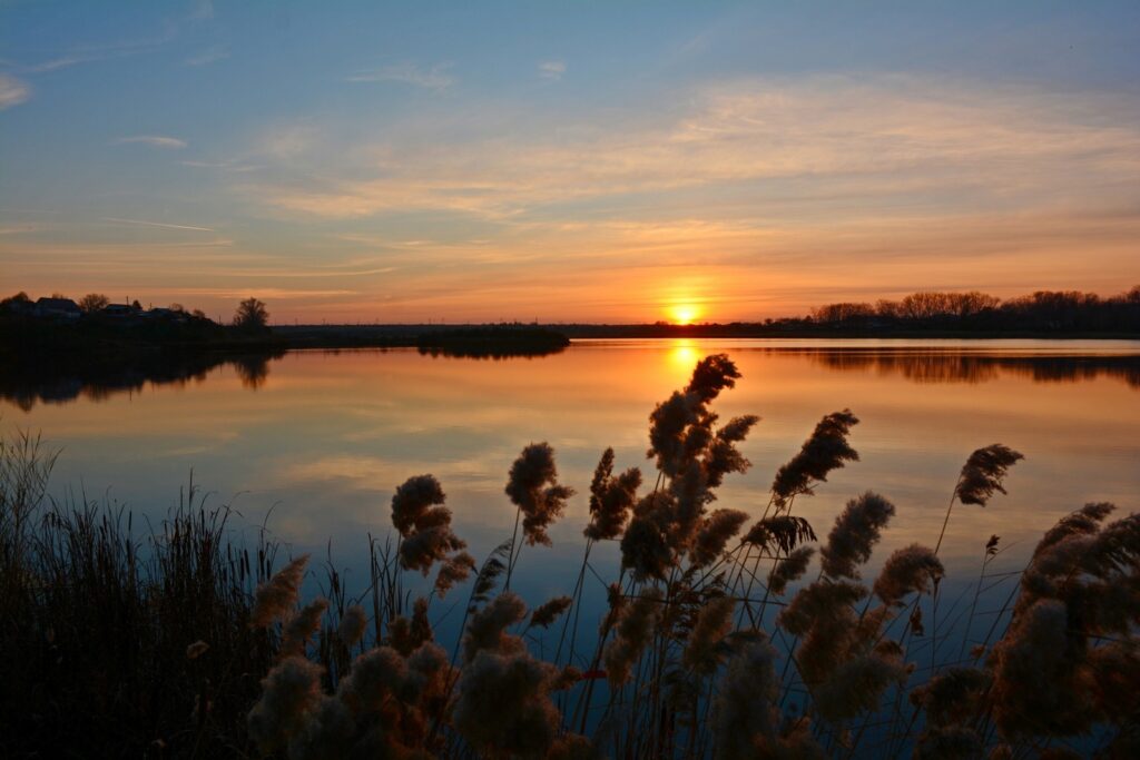 Sonnenuntergang am Runstedter See